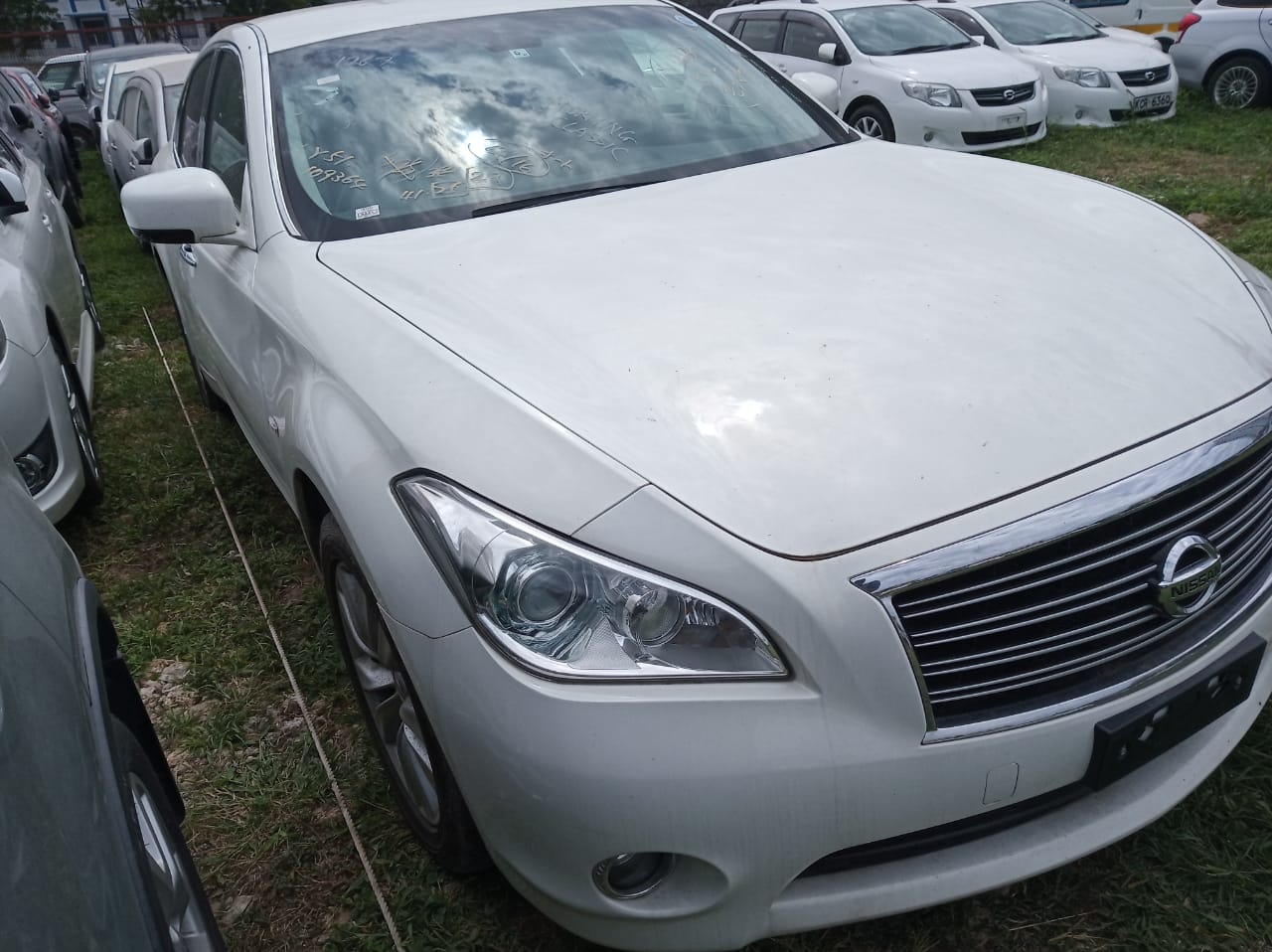 Nissan fuga 2019